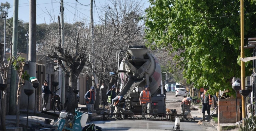 La pavimentaci&oacute;n de barrio Parque avanza a paso firme y podr&iacute;a finalizar antes de lo previsto.