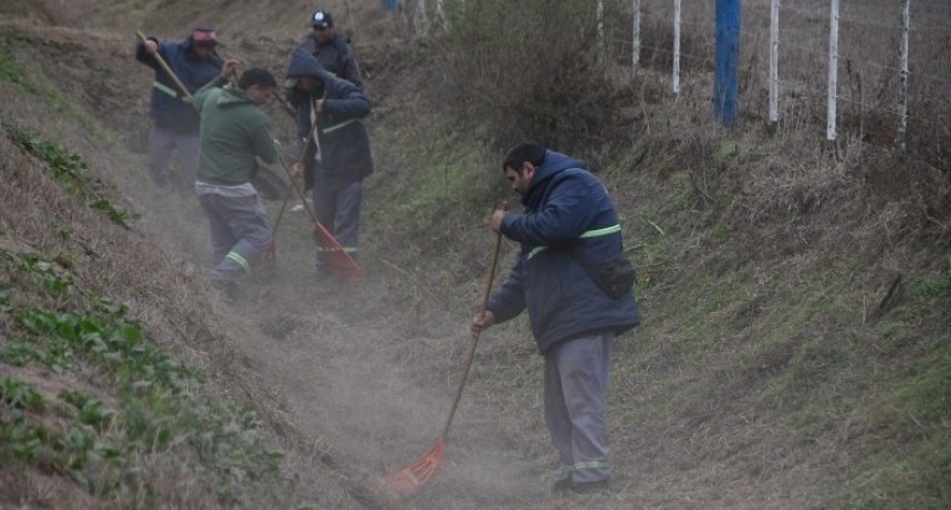 El municipio intervino canales para fortalecer el sistema de desag&uuml;es.
