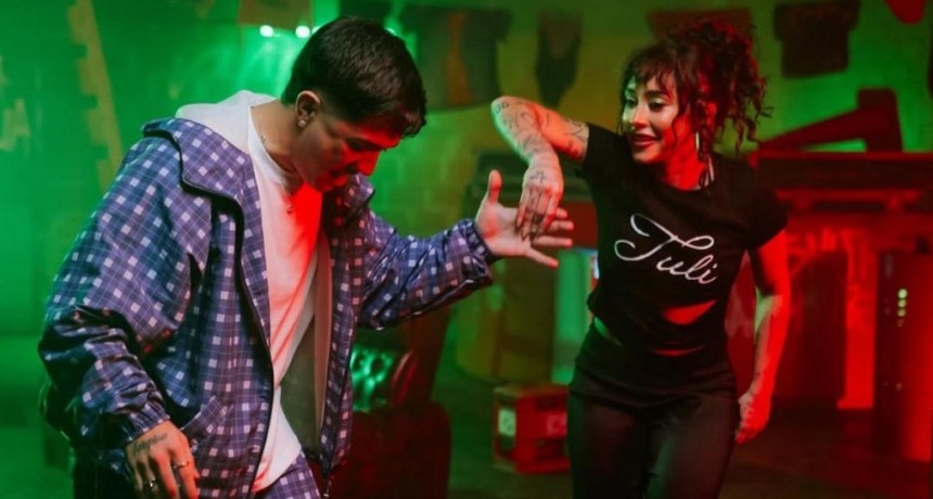 Sim&oacute;n Aguirre y Tuli Acosta se juntaron para hacer cuarteto con &ldquo;Dutty Love&rdquo;.