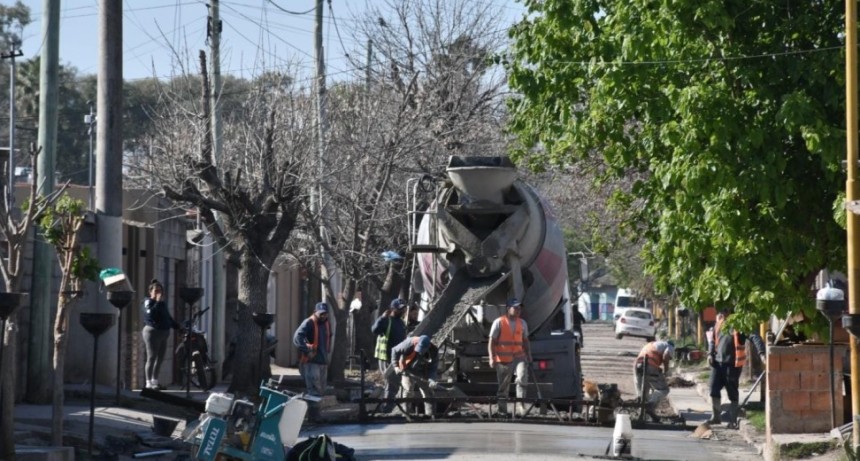 La pavimentaci&oacute;n de barrio Parque avanza a paso firme y podr&iacute;a finalizar antes de lo previsto.