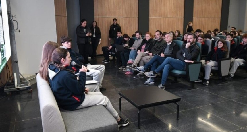 Alumnos de 2&ordm; a&ntilde;o presentaron proyectos a trav&eacute;s de la plataforma de Co-Creaci&oacute;n para intervenir el Jard&iacute;n Bot&aacute;nico.