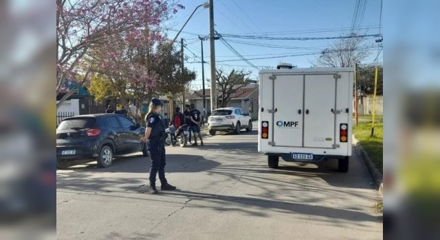 Murió motociclista al chocar con un camión en barrio Vélez Sarsfield