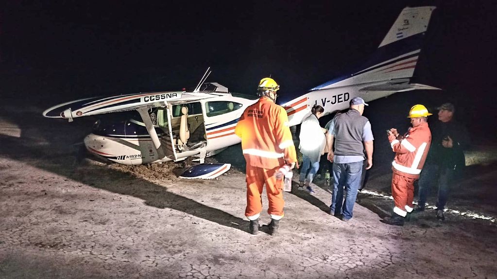 Morteros: una avioneta tuvo que aterrizar de emergencia en la costa de la Mar Chiquita