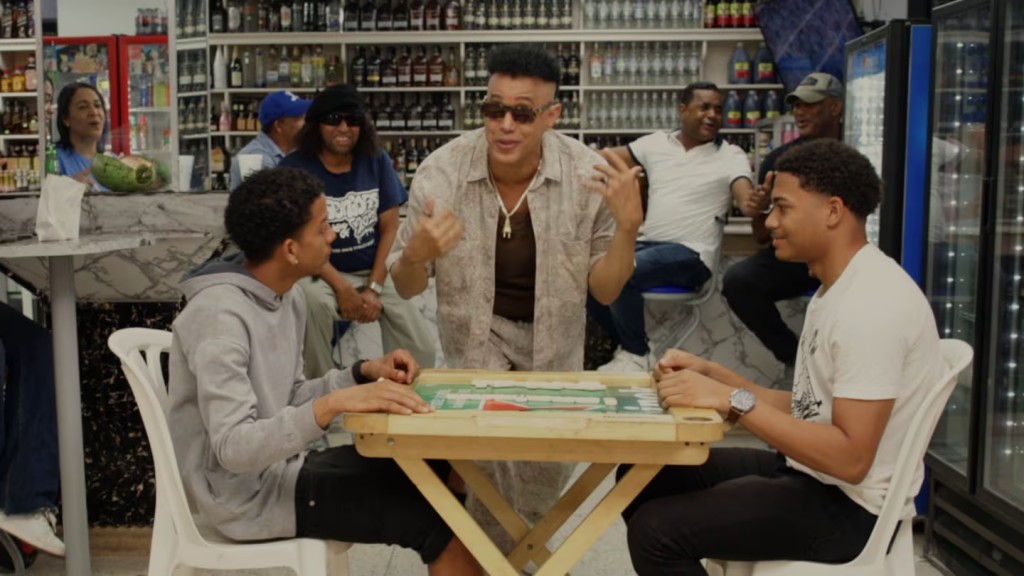 Jean Carlos reversionó “Se vive una vez” al ritmo del merengue