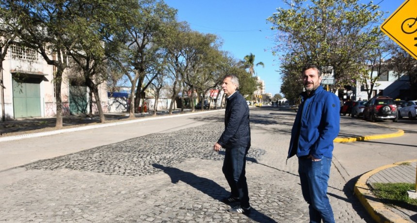 Finalizaron los trabajos de reparaci&oacute;n del adoquinado frente a la Terminal de &Oacute;mnibus.