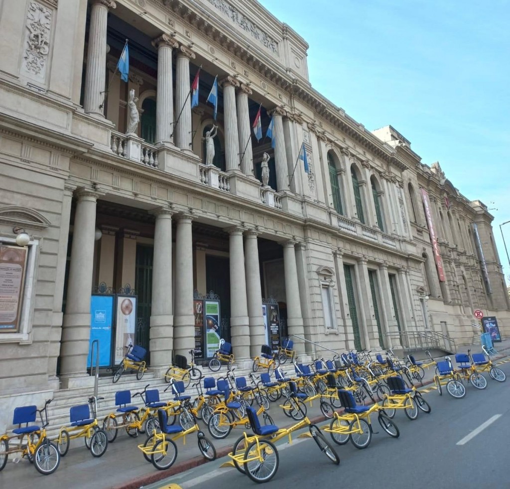 Programa San Francisco en Bici: la municipalidad recibió bicicletas adaptadas de la fundación Jean Maggi