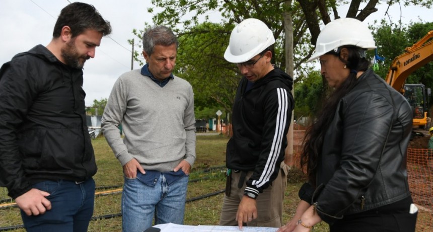 Bernarte supervisó la obra de cloacas en barrios Las Rosas y Casonas del Bosque