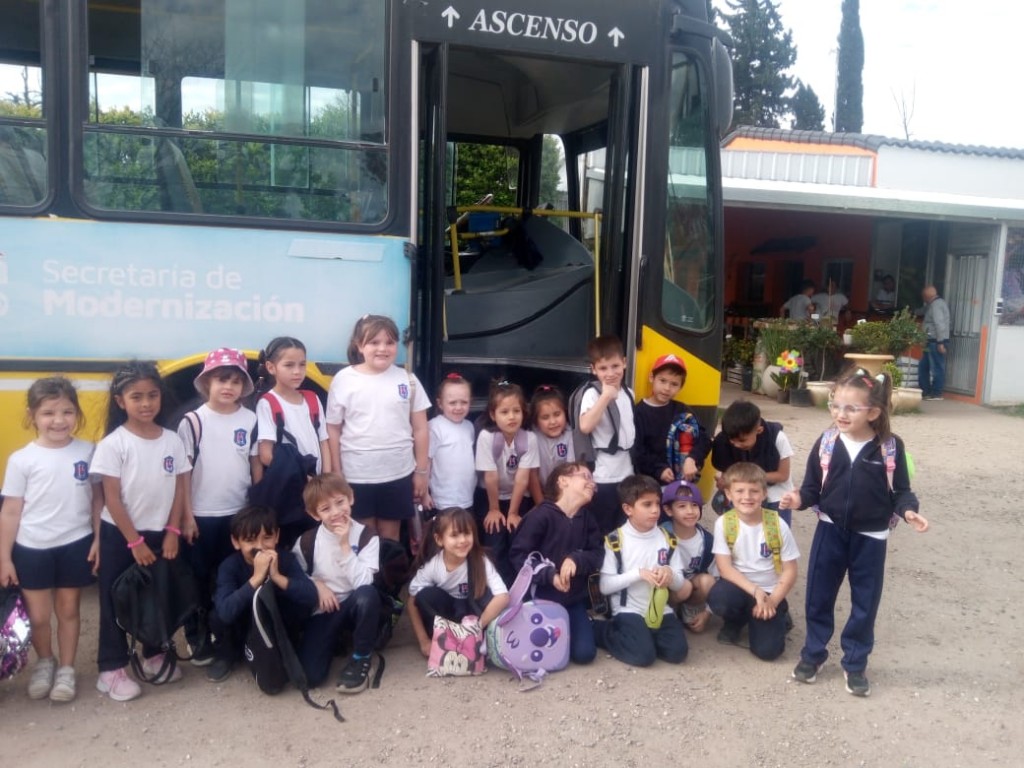 El municipio sigue promoviendo la participación con traslados gratuitos a espacios deportivos, educativos y culturales