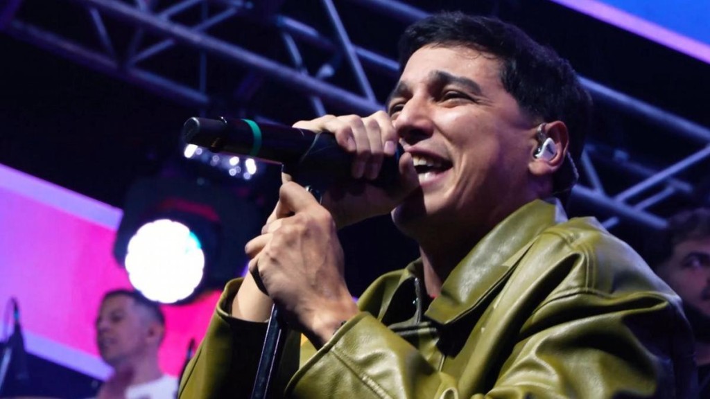 Q&rsquo;Lokura estren&oacute; la Sessions 7 en la voz del Chino Herrera.