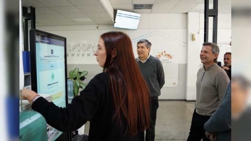 San Francisco incorpor&oacute; t&oacute;tems de autogesti&oacute;n para agilizar tr&aacute;mites y facilitar la atenci&oacute;n a los vecinos..