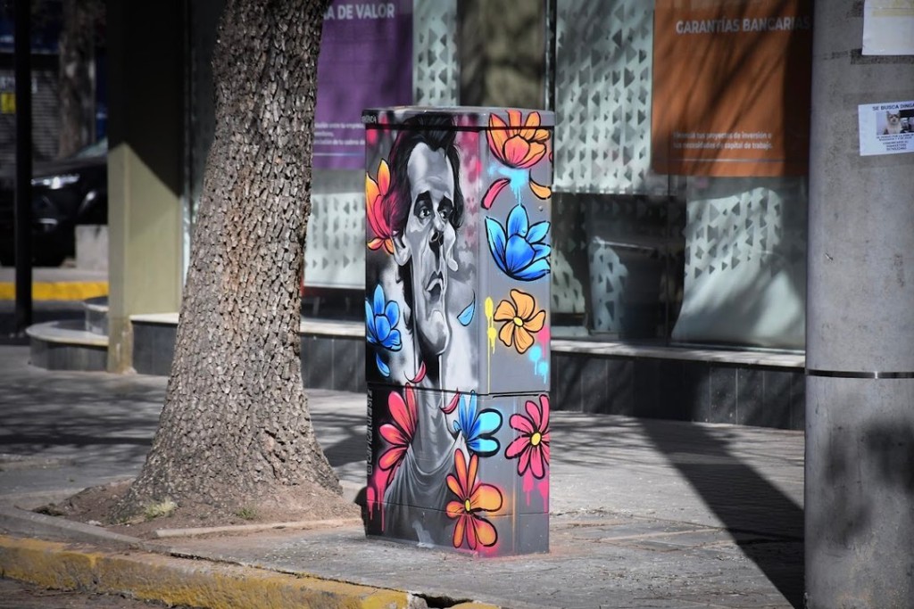 'Las paredes hablan': las plazas de nuestra ciudad contin&uacute;an llen&aacute;ndose de arte y color.