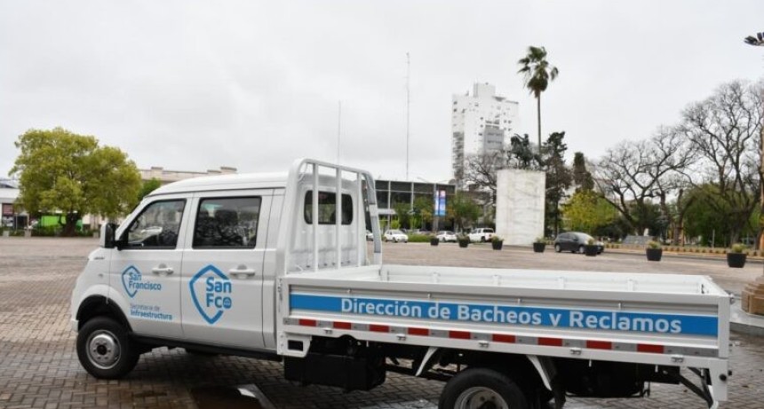 San Francisco incorpor&oacute; un nuevo veh&iacute;culo para fortalecer las tareas de bacheo.
