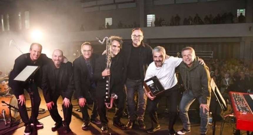 Unas 700 personas disfrutaron del gran espect&aacute;culo de 'Escalandrum' en el Superdomo.